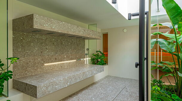 REED Luxury Hotel & Bistro*****