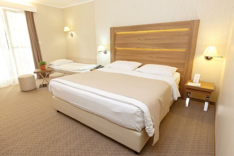 Wellness Hotel Apollo**** - 2+1 ágyas családi parkra néző szoba