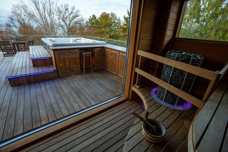 Jacuzzi és szauna