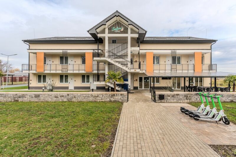 Safari Hotel***