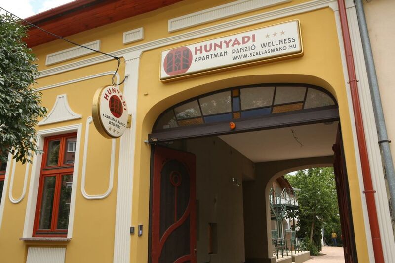 Hunyadi Panzió és Apartman