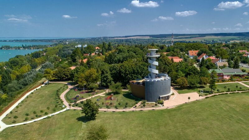 Balatonföldvári Hajózástörténeti Látogatóközpont és Kilátó