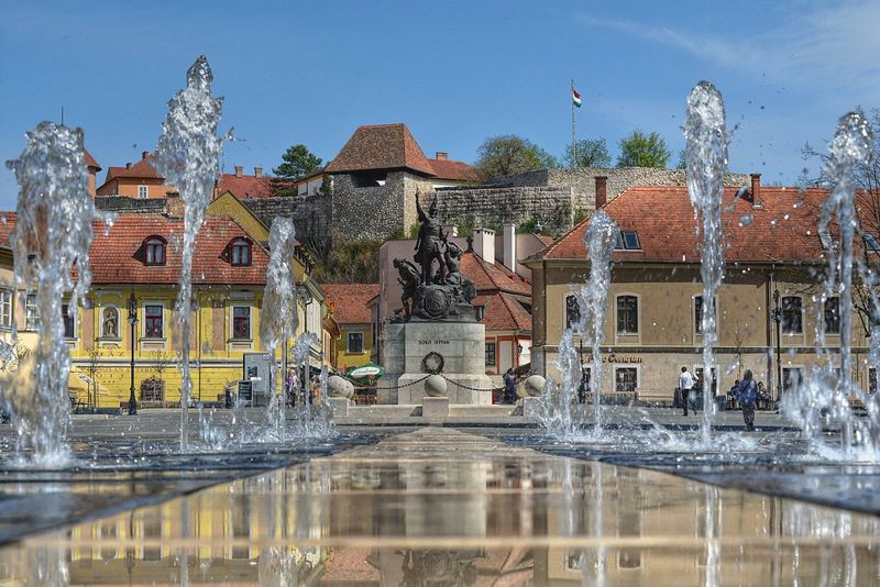 Eger - Dobó tér