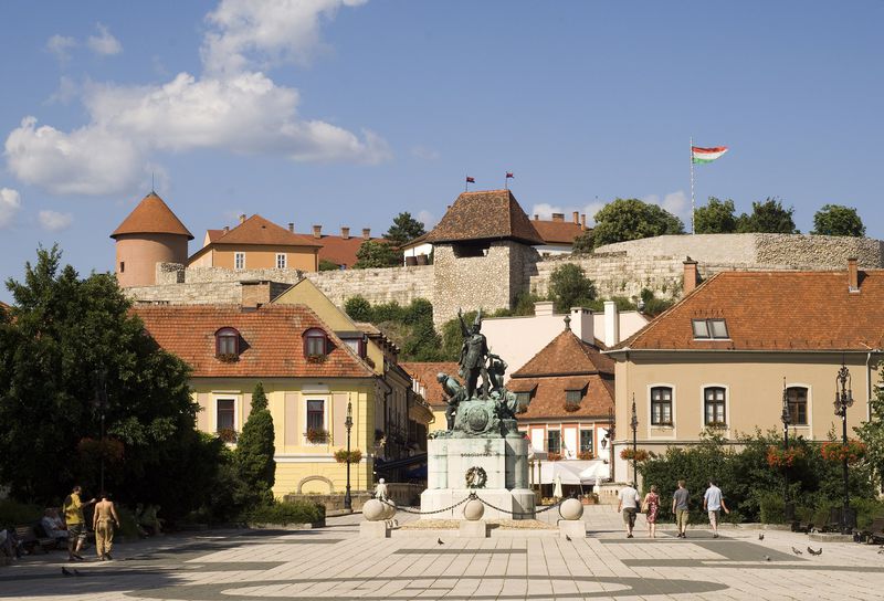 Eger - Dobó tér