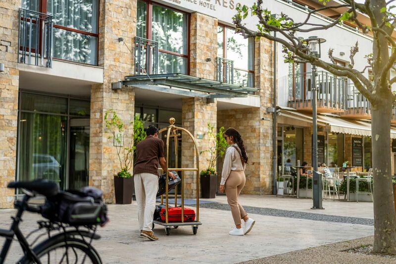 Hotel Golden Lake Resort****superior