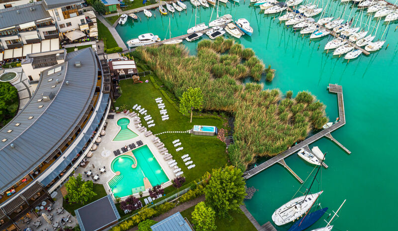 Hotel Golden Lake Resort****superior