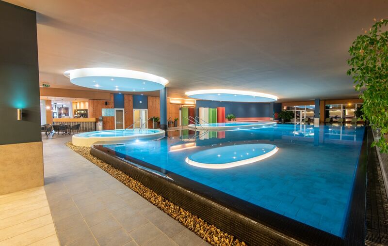 Napfényfürdő Aquapolis Szeged - Forrás Spa és Bár