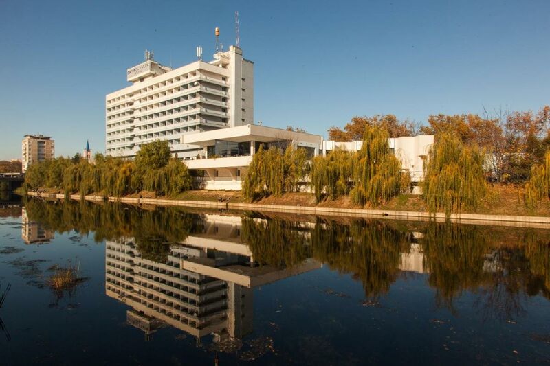 Continental Forum Oradea****