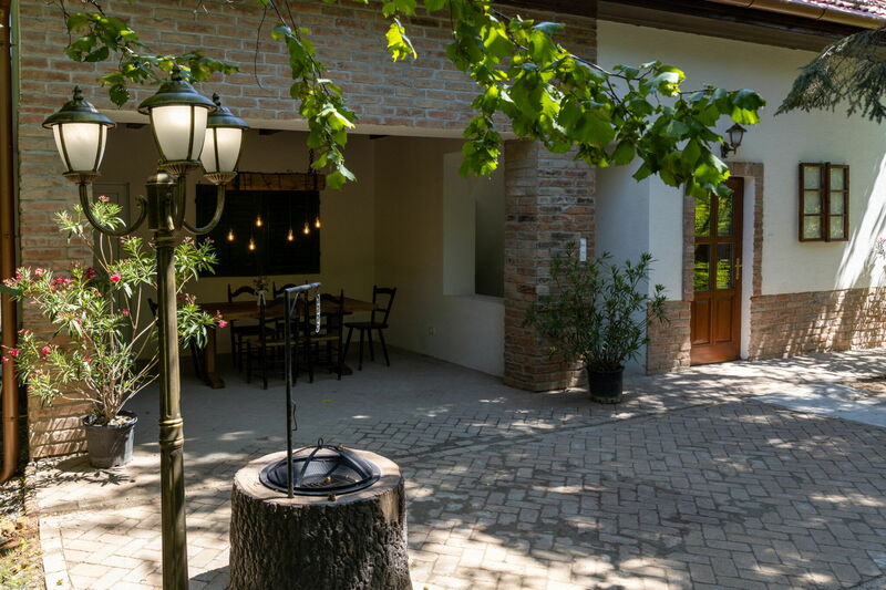 Rosé Cottage