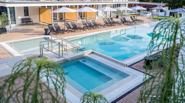 CE Plaza Hotel****
