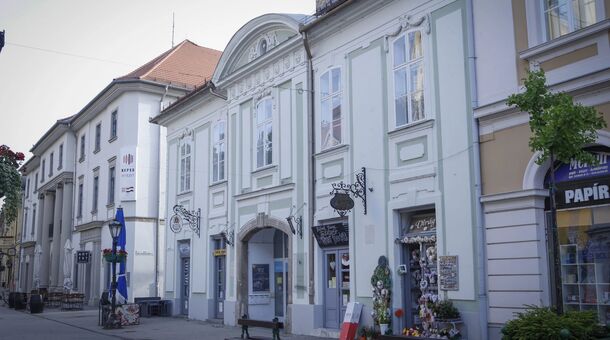 Uránia Apartmanház