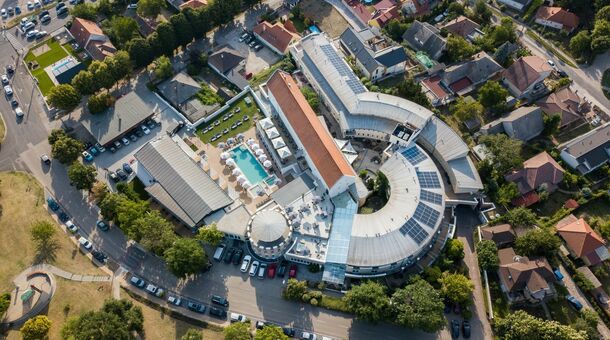 CE Plaza Hotel****