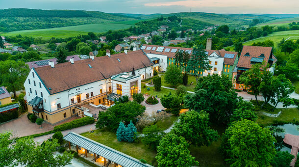 Hotel Vécsecity****