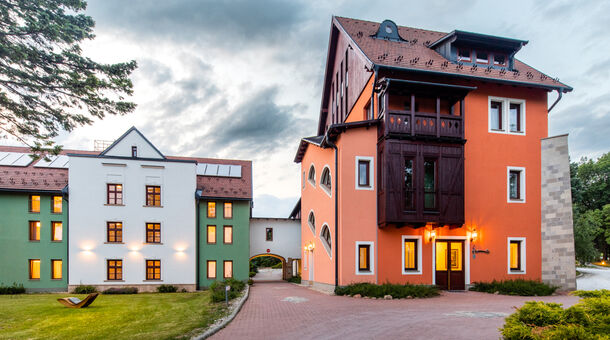 Hotel Vécsecity****