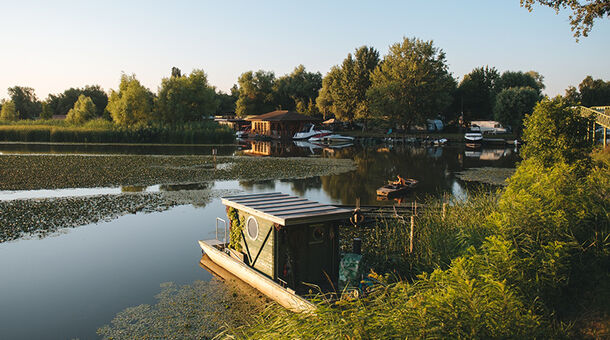 Kormorán Kikötő és Vendégházak