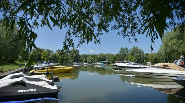 Kormorán Kikötő és Vendégházak