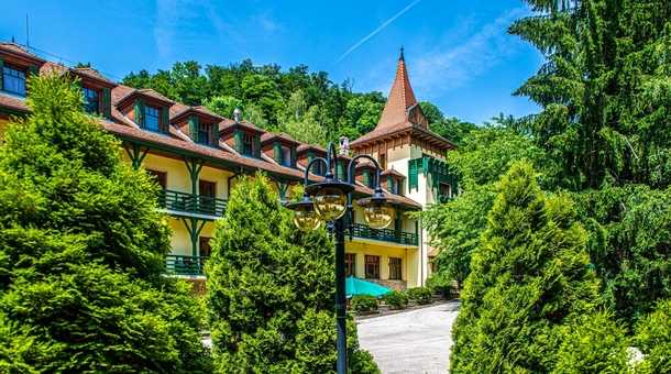 Bakony Hotel