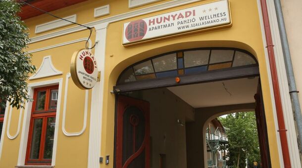 Hunyadi Panzió és Apartman