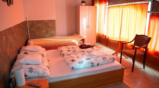 Hunyadi Panzió és Apartman