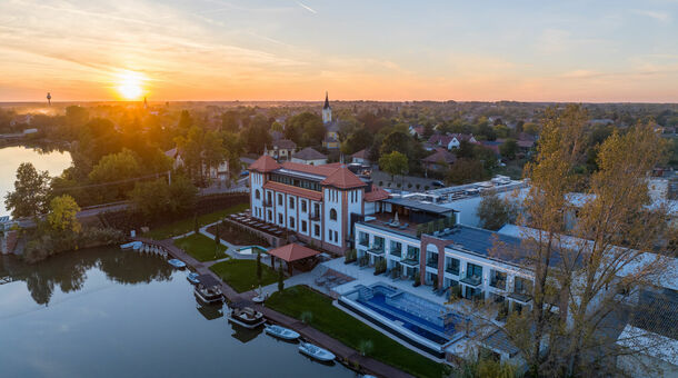 Bordűr Wellness Hotel**** Superior & Szőnyegmúzeum