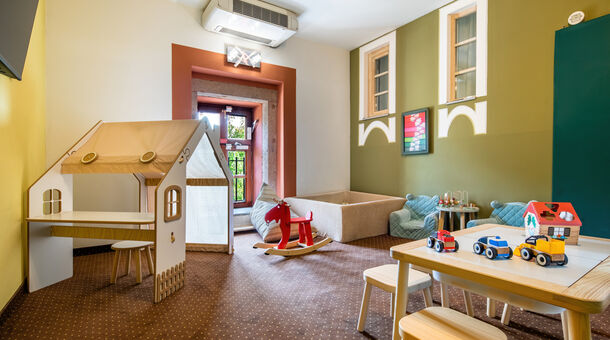 Hotel Vécsecity****