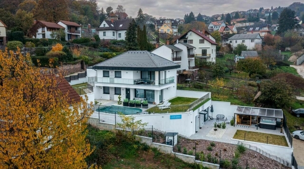 Lake Spirit Boutique Apartments