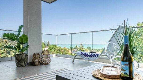 Lake Spirit Boutique Apartments