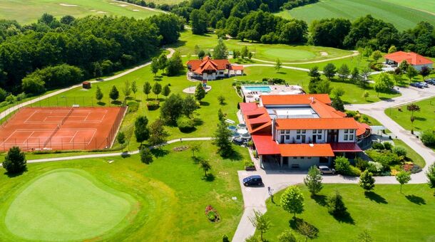 Szarvaskút Bakony Resort +16