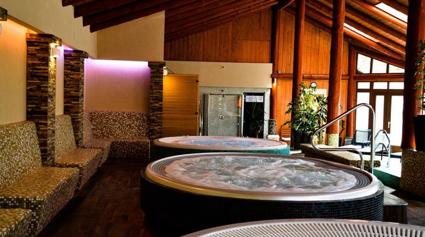 Kőkapu Vadászkastély és Hotel & Apartments