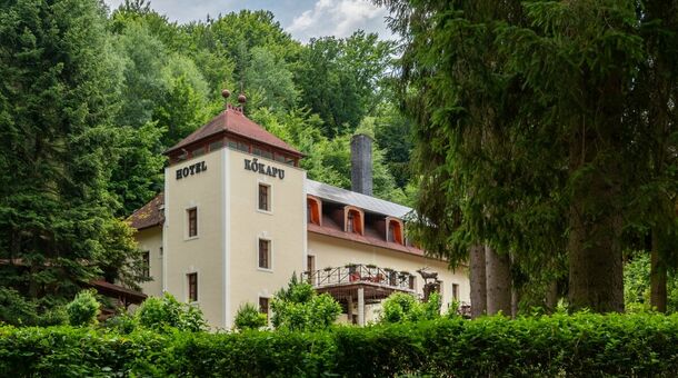 Kőkapu Vadászkastély és Hotel & Apartments