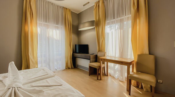 Royal Mediterran****