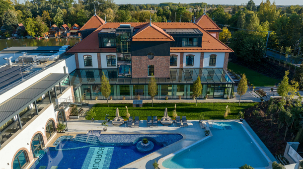 Bordűr Wellness Hotel**** Superior & Szőnyegmúzeum