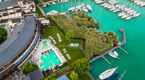 Hotel Golden Lake Resort****superior