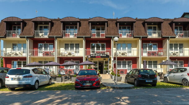 Holdvirág Hotel