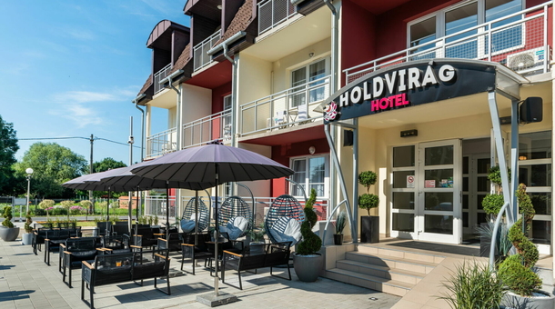 Holdvirág Hotel