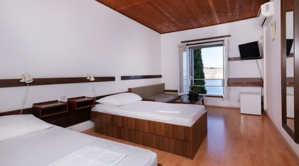 Retró tengerparti nyaralás az Adrián!