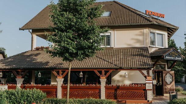 Korona Panzió Étterem
