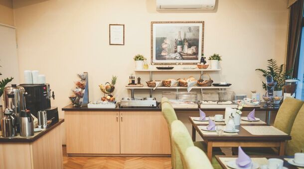 Korona Panzió Étterem