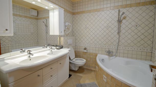 HR Apartmanház