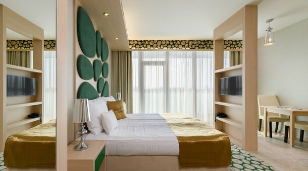 Hotel Aurum Family****