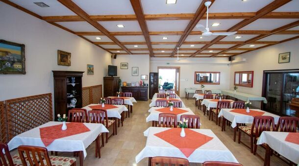 Komfort Hotel Platán