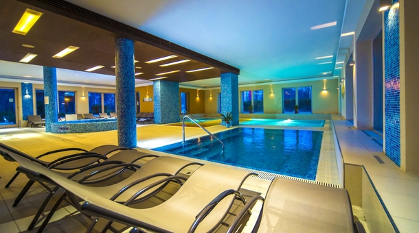 Royal Club Hotel****