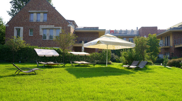 Royal Club Hotel****