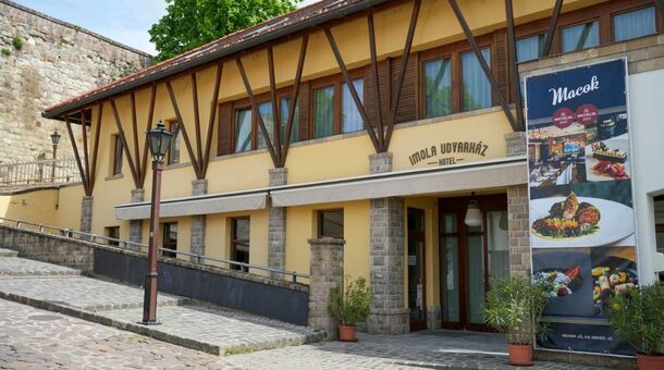 Imola Udvarház Dessert Hotel***