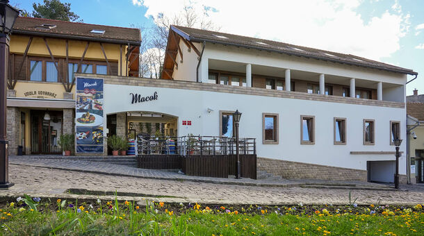 Imola Udvarház Dessert Hotel***