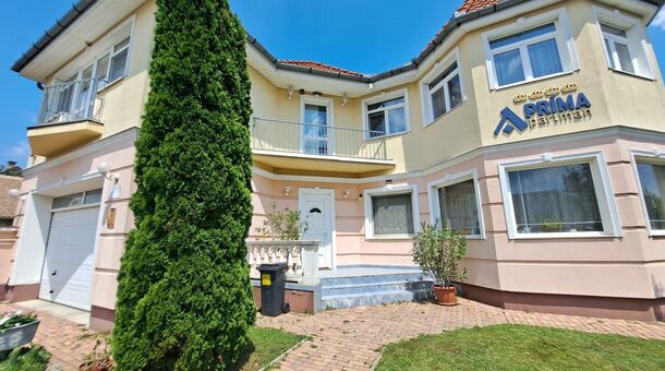 Príma Villa Apartmanház