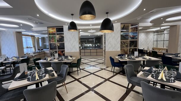 Hotel Aurum Family****