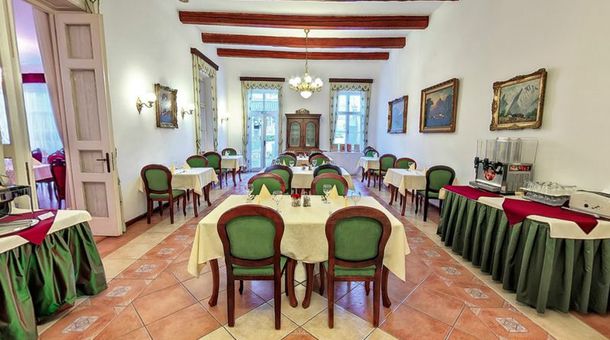 Batthyány Kastélyszálló****