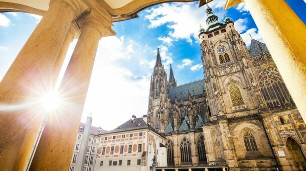 Családi lazítás a száztornyú Prágában!