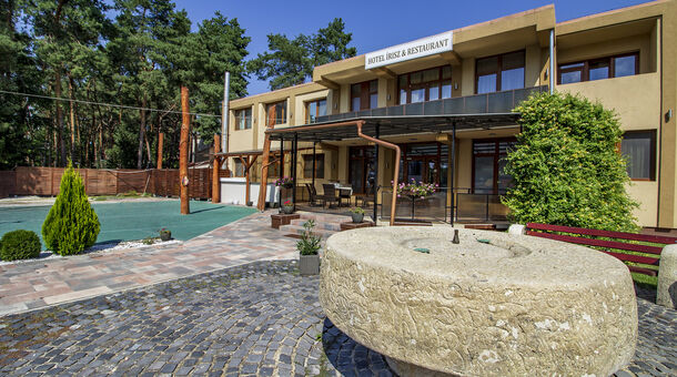 Hotel Írisz